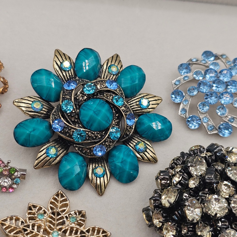 Floral Rhinestone Brooch Lot 13pc Colorful Vintage to Modern Pins - Picture 7 of 16